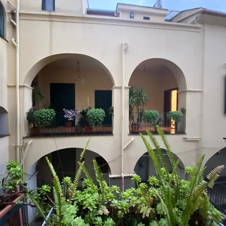 Lulu' Lesuites Alojamento de Acomodação e Pequeno-almoço 3*