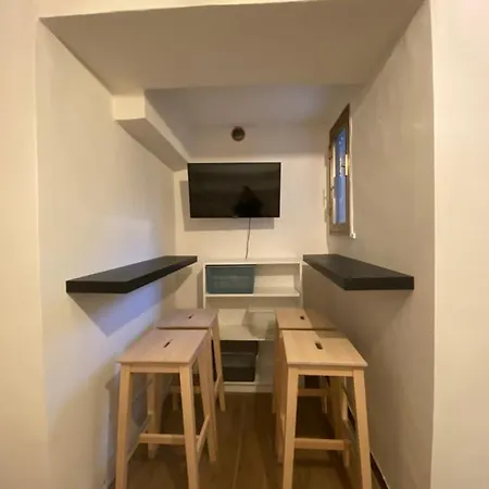 Alojamento de Acomodação e Pequeno-almoço Lulu' Lesuites 3*